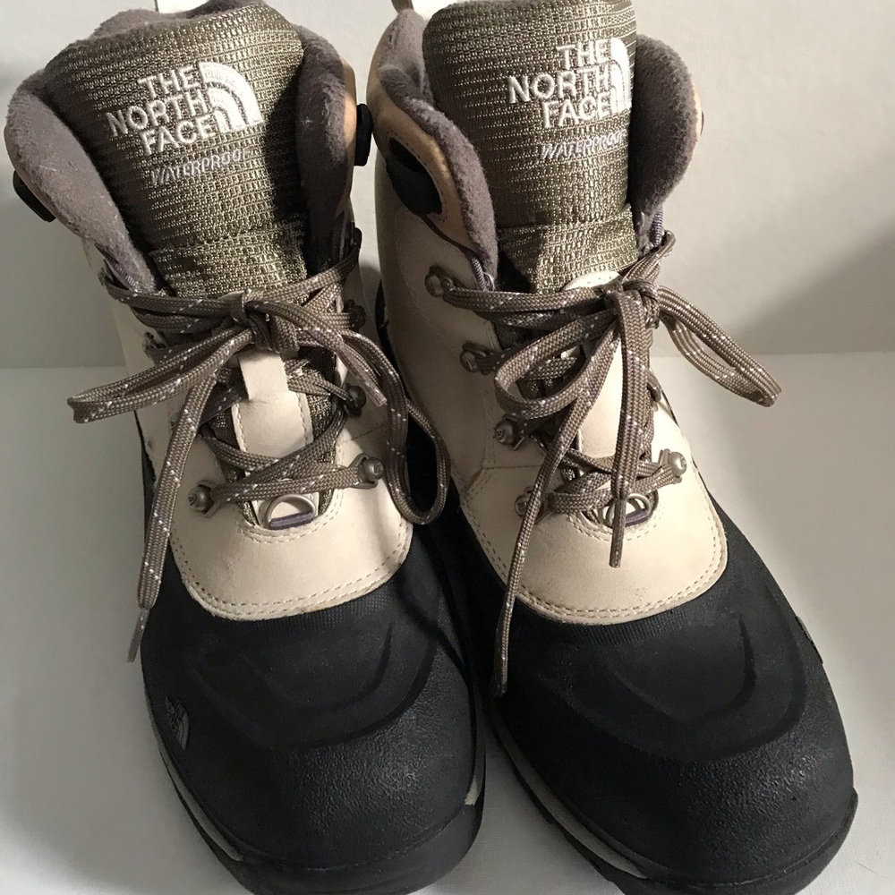 THE NORTH FACE women’s 8.5 like new winter hiking walking waterproof lace boot